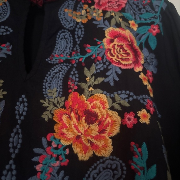 Anthropologie Savanna Jane Black Cotton Long Sleeve Blouse Colorful Embroidery - Picture 3 of 10